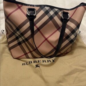 Burberry Women's Beige and Black Plaid Tote